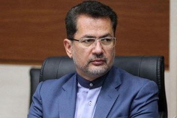 مهره‌های غرب‌گرا از دولت اخراج شوند/ روابط اقتصادی با شرق کاهش یافته است