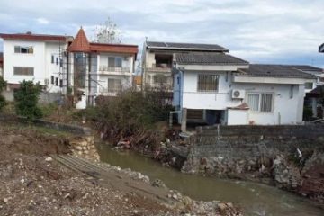 فرمانداران نوشهرو چالوس خواستار ساماندهی رودخانه گندابرود شدند