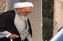 وخامت حال علامه حسن زاده آملی صحت ندارد /ایشان در سلامت هستند