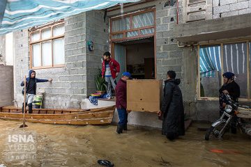 قایق سواری در شهر سیل زده!