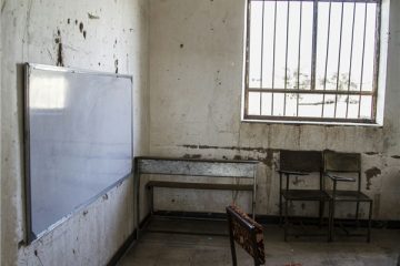 تحصیل در مدارسی که از سال ۸۵ حکم تخریب گرفته!
