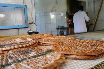 معاون صنعت، معدن و تجارت مازندران: افزایش قیمت نان تخلف است