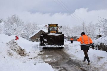 ۵۰درصد راه های روستای گیلان مسدود است/ بازگشایی کامل تا ۲روز دیگر
