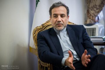 شایسته است روزی تحت عنوان «روز دیپلمات» تعیین شود