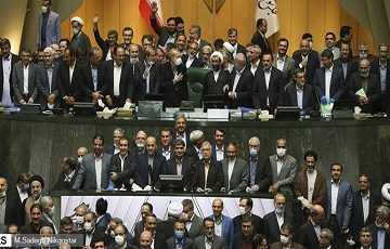 کارنامه «تقریبا هیچ» مجلس دهم در حوزه اقتصادی/ ثبت ضعیف‌ترین عملکرد در میان مجالس پس از انقلاب