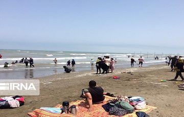 ریشخند مرگ به کرونا در سواحل مازندران