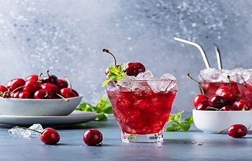 شربت آلبالو برای درمان فشارخون و تصفیه خون