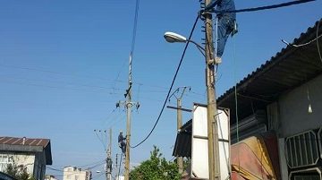 استمرار خدمات برق‌رسانی در توزیع نیروی برق غرب مازندران در شرایط کرونا