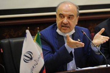 خصوصی سازی استقلال و پرسپولیس هدیه دولت به هواداران است
