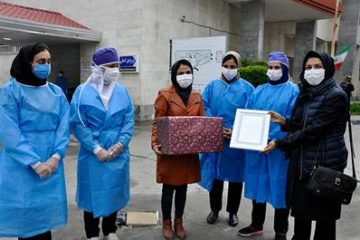 تقدیر بانوان هیات علمی دانشگاه مازندران از پرستار نوعروس بابلسری