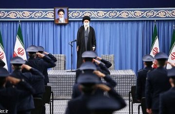 رهبر انقلاب: اگر تمامی تحریم‌ها را در عمل بردارند به تعهدات برجامی برمی گردیم