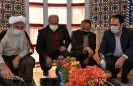 غبار روبی مزار شهدای گمنام پردیس دانشگاه مازندران و تجدید بیعت با آرمان‌های امام(ره) و شهدا