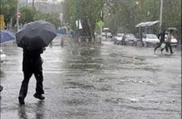 باران رگباری سبب آبگرفتگی معابر و اختلال تردد خودروها در رامسر شد