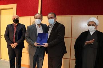 آیین تکریم رییس پیشین و معارفه سرپرست دانشگاه مازندران برگزار شد