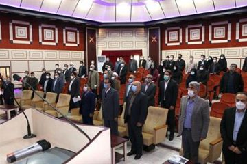نشست ارایه گزارش عملکرد دانشگاه در سال‌های اخیر و تبیین سیاست‌های کلی و راهبردی در سال تحصیلی۱۴۰۱-۱۴۰۰