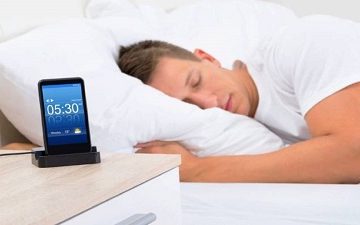 ۸ عادتی که به محض بیدار شدن باید انجام دهیم