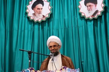 سازش با آمریکا عین ذلت و فروپاشی اندیشه های دینی است/ضرورت اقتدار دولت در کنترل قیمت ها