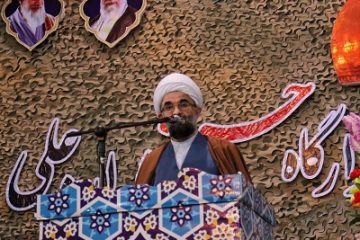 نفوذ بیگانگان و اتو کشیده های سیاسی آفت انقلاب است/مدیران کم کار و فاسد کنار گذاشته شوند