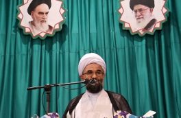 دوری از مصرف گرایی یکی از شاخصه های تقوا است