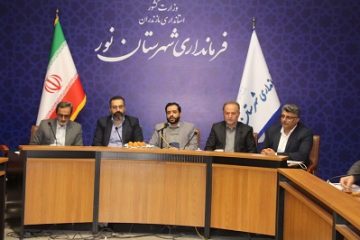 معاون توسعه مدیریت و منابع استانداری از فرمانداری شهرستان نور و بخشداری تابعه بازدید کرد / مهمترین وظایف سازمانی، خدمت صادقانه و موثر به مردم است