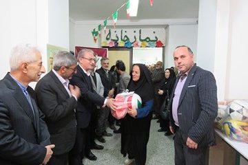 توزیع اقلام ورزشی مدارس نور