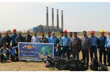 پاکسازی بخشی از ساحل نیروگاه شهید سلیمی شهرستان نکا