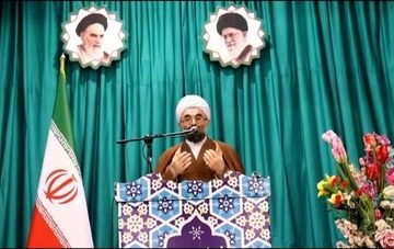 معلم جریان ساز و تمدن ساز است/معضل مسئولین پروازی شهرستان نور حل شود