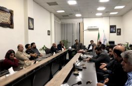 دیدار و گفتگوی فرماندار شهرستان نور با تعدادی از هنرمندان گروه های نمایشی