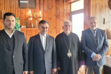 استاندار مازندران و فرماندار شهرستان نور با رییس شورای خلیفه گری ارامنه کاتولیگ ایران دیدار کردند