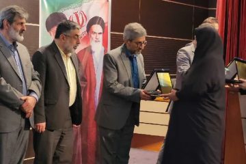 معلمان نمونه شهرستان نور تجلیل شدند