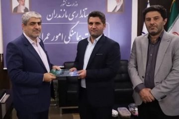 اهدای حکم شهردار شهر نور
