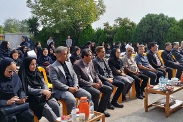 نشان خیرین بر سینه آموزش و پرورش چالوس
