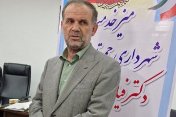 مدیران باید در میان مردم باشند تا مشکلات را از نزدیک لمس کنند