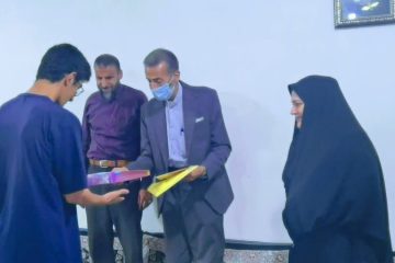 تکریم و تجلیل مسئولین شهرستان نکا از خانواده دارای سه معلول بینایی